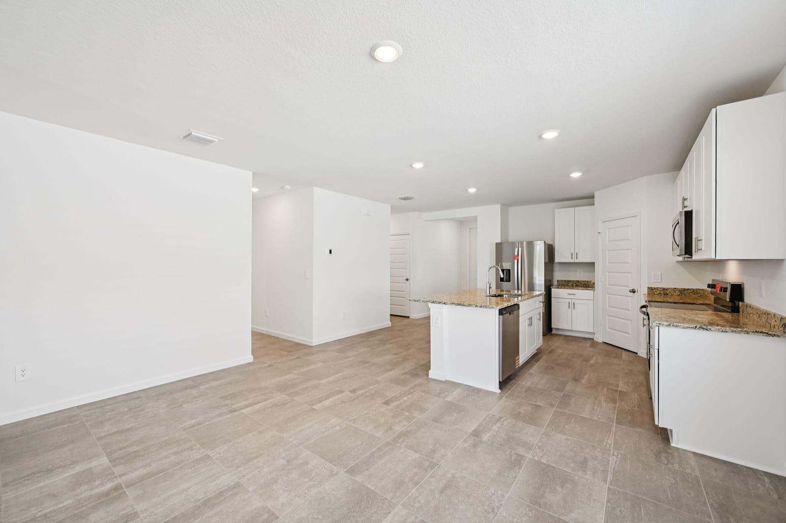 5433 Hampton Park Circle — photo 4