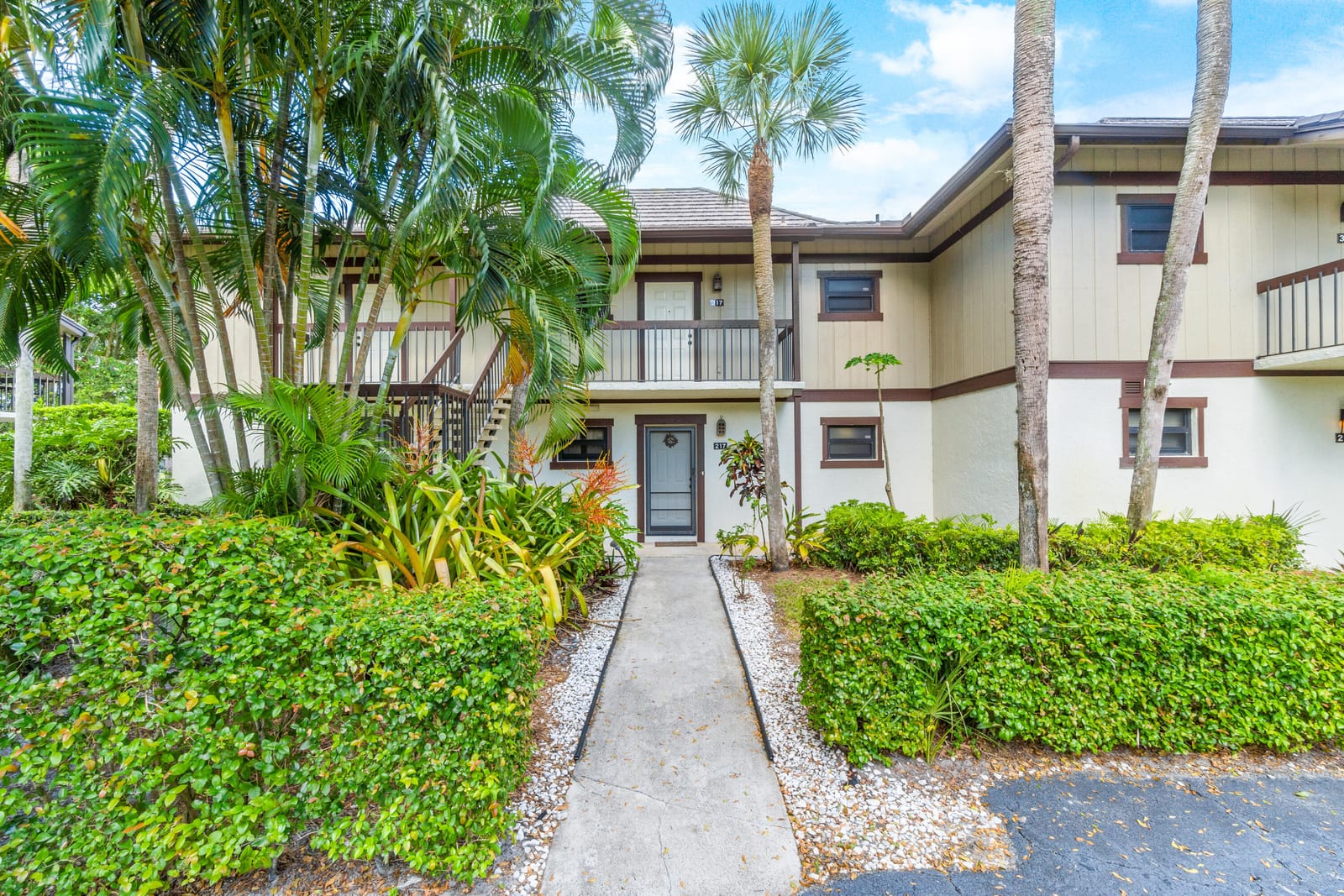 13334 Polo Club Road 216-217, Wellington, FL 33414 photo 2