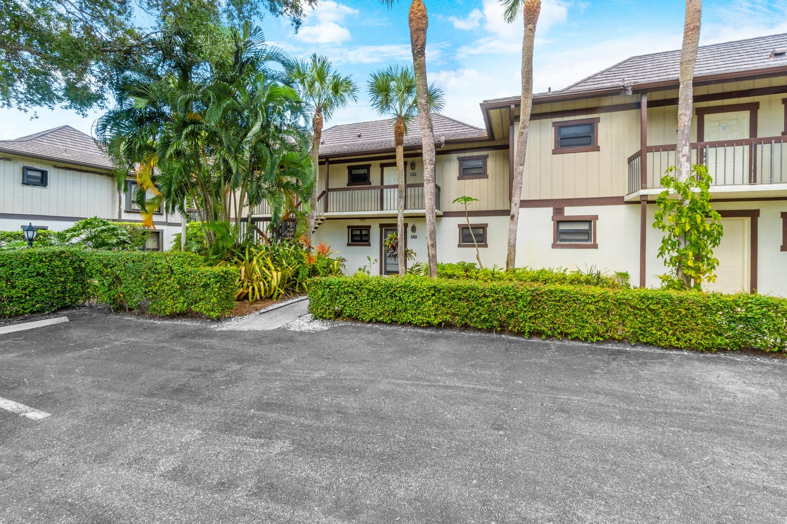 13334 Polo Club Road 216-217, Wellington, FL 33414 photo 3
