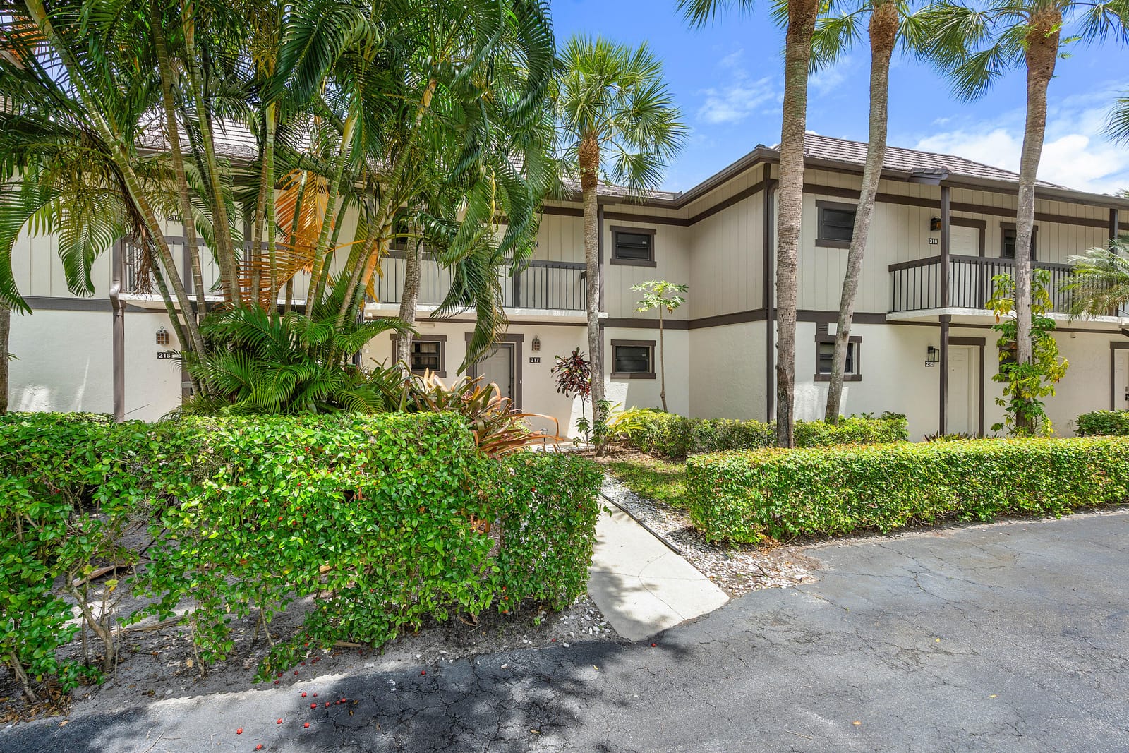 13334 Polo Club Road 216-217, Wellington, FL 33414 photo 4