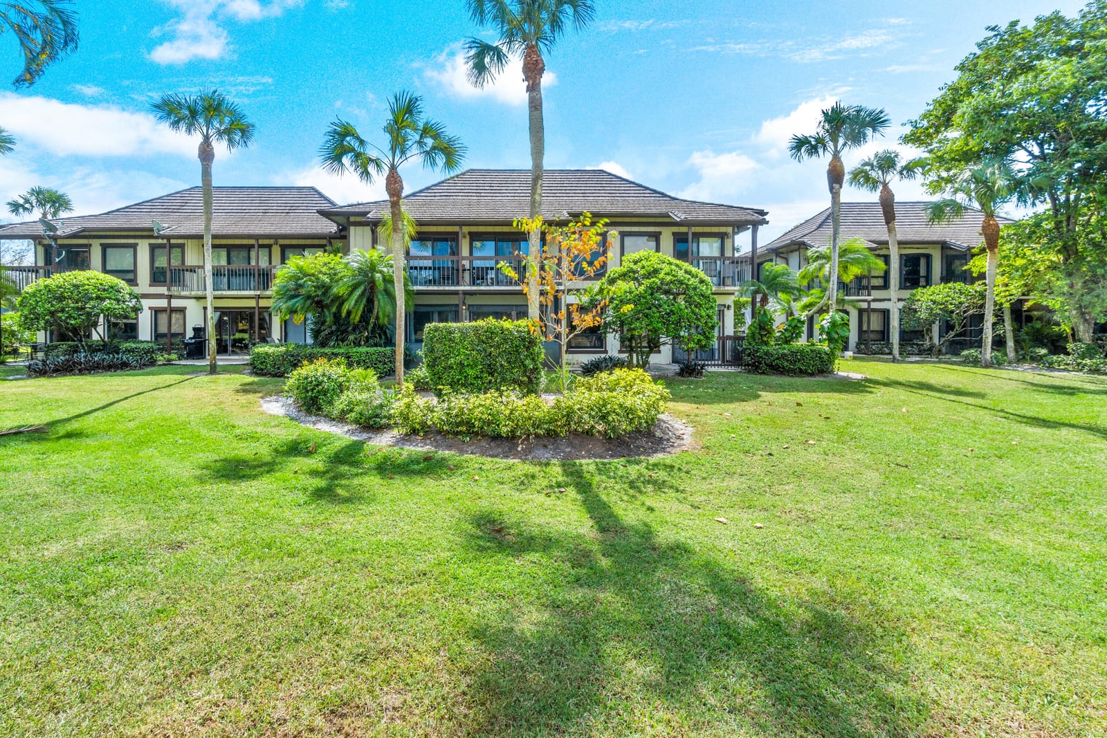 13334 Polo Club Road 216-217, Wellington, FL 33414