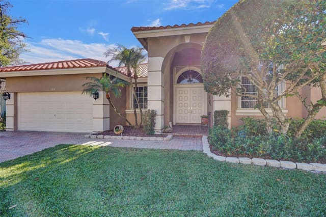 526 NW 118th Avenue, sold in Mariners Cove, Palm Beach Gardens, FL