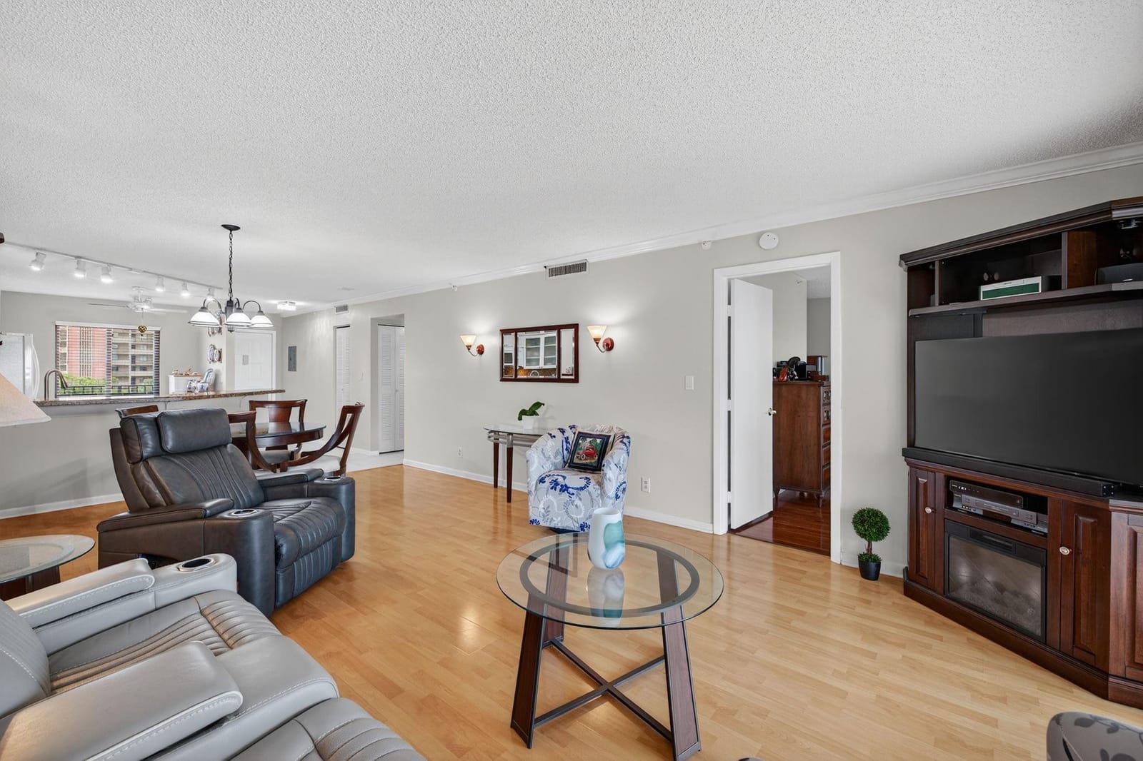 2205 S Cypress Bend Drive 505 — photo 12