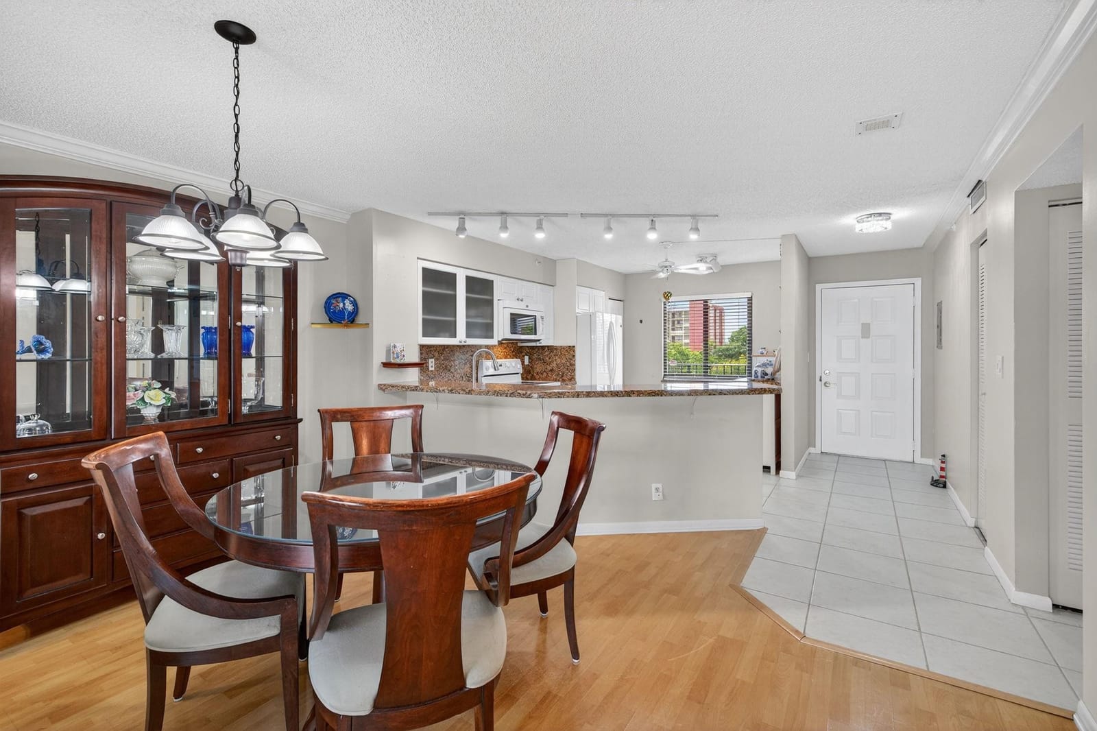 2205 S Cypress Bend Drive 505 — photo 9
