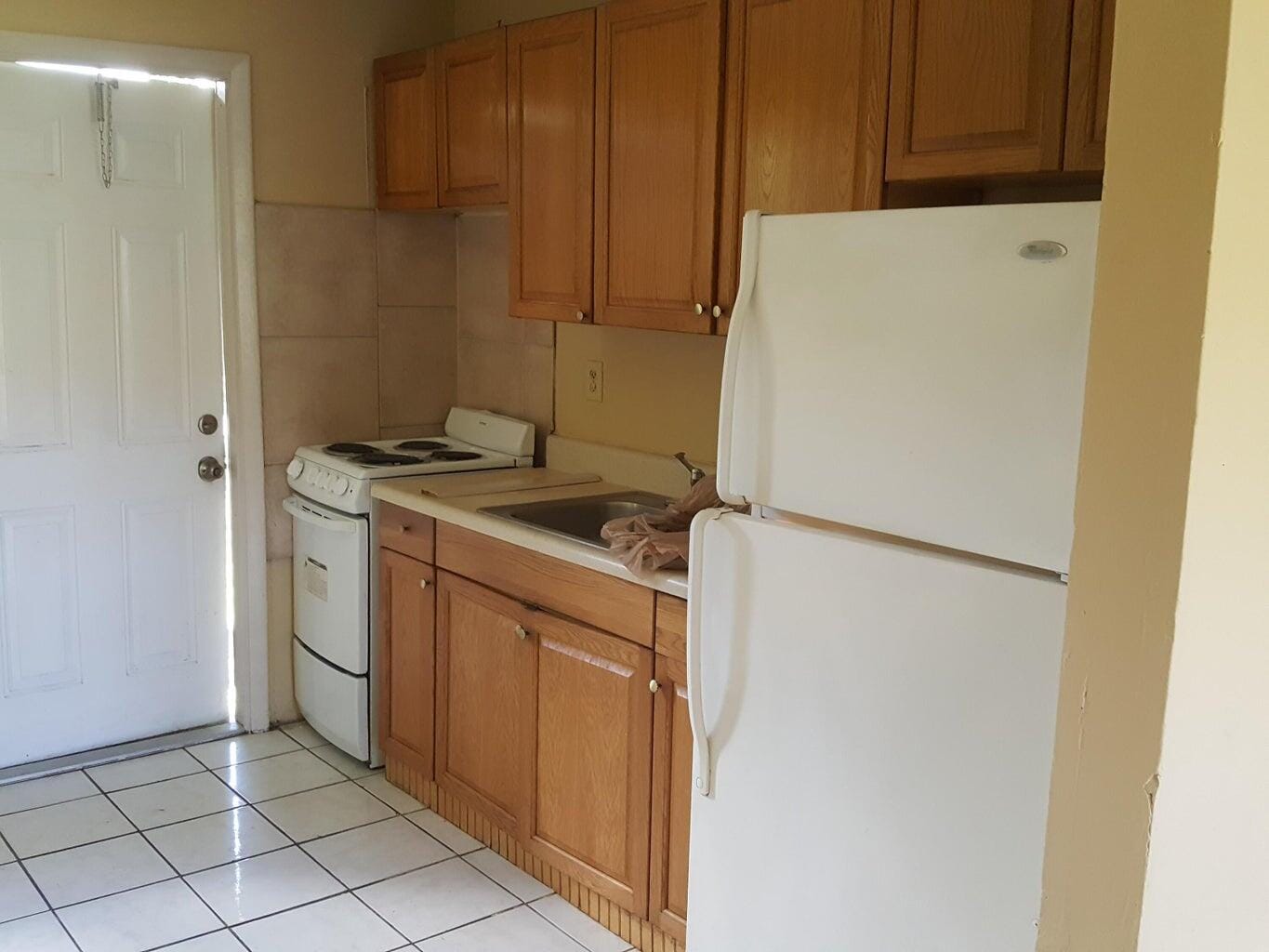 1233 Ac Evans Street 1 — photo 4