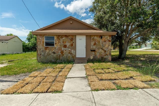 1021 W 33rd Street, sold in Addis Ababa, Riviera Beach, FL