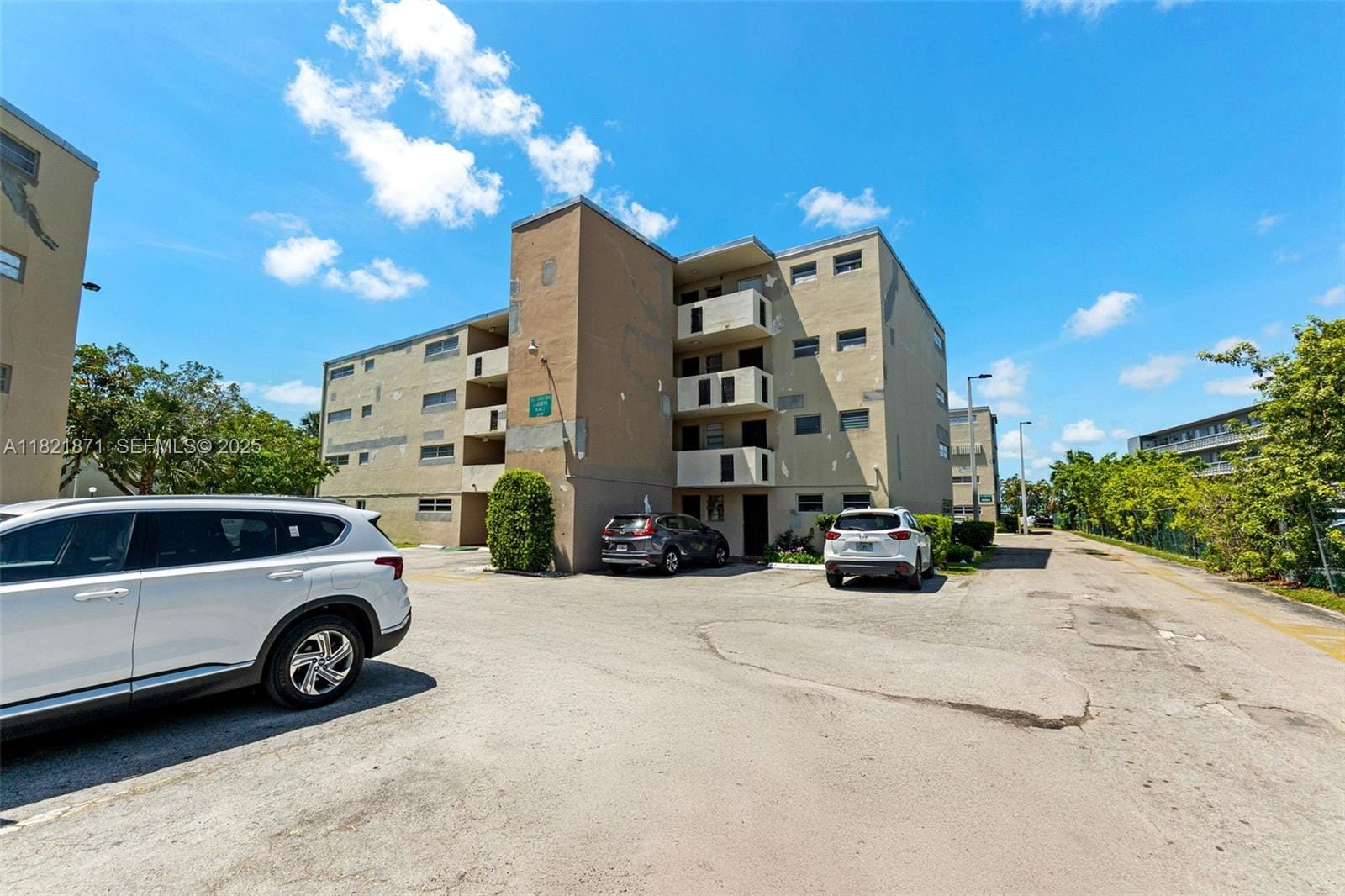 1660 NE 191st Street 206-1, Miami, FL 33179 photo 29