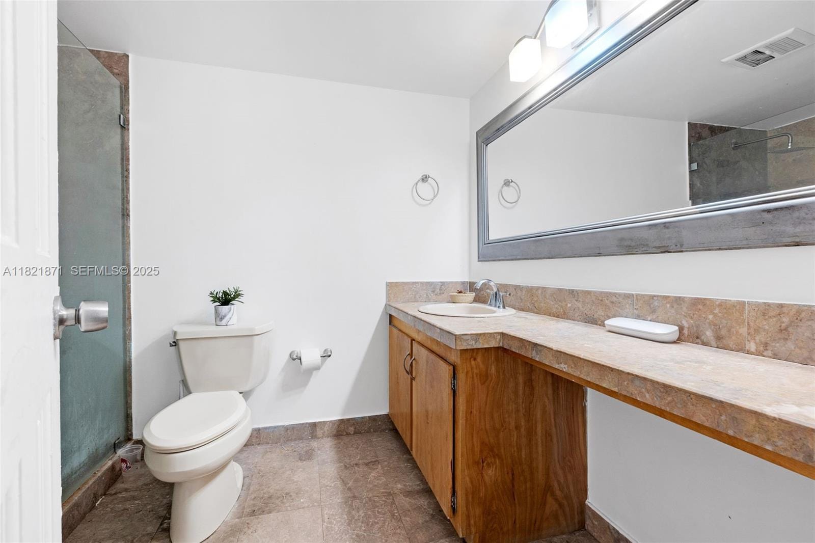 1660 NE 191st Street 206-1, Miami, FL 33179 photo 9