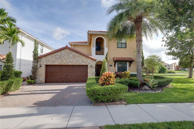 10040 NW 10th Street, Miami, FL 33172