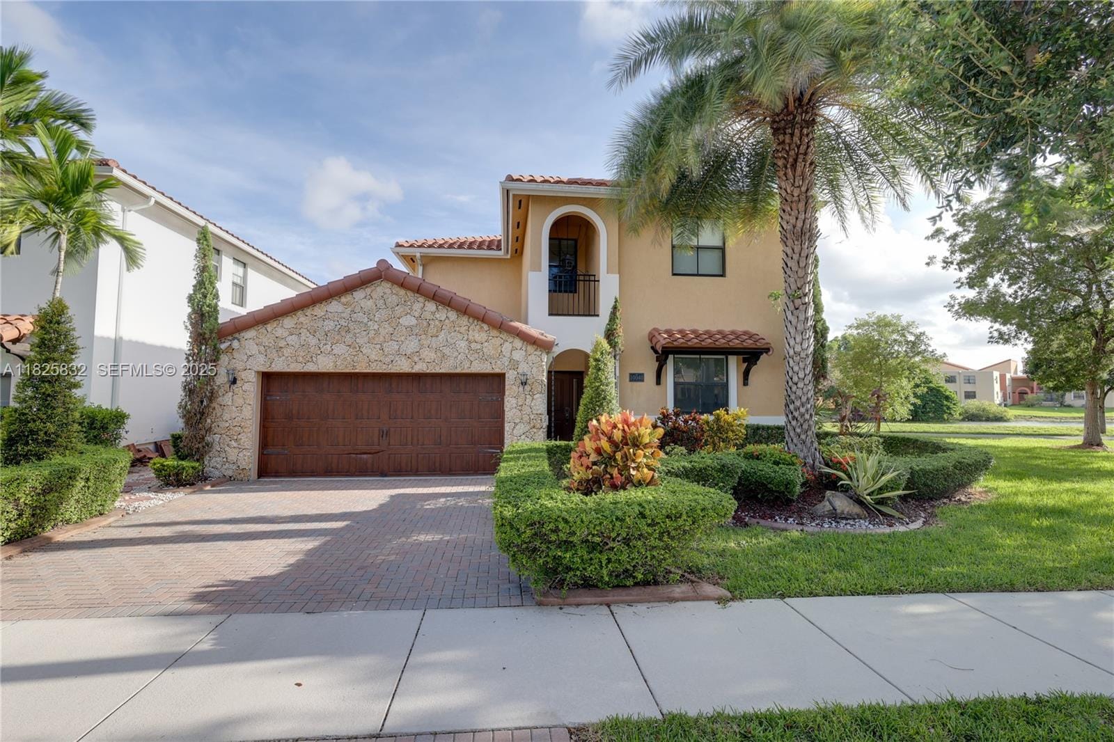 10040 NW 10th Street, Miami, FL 33172