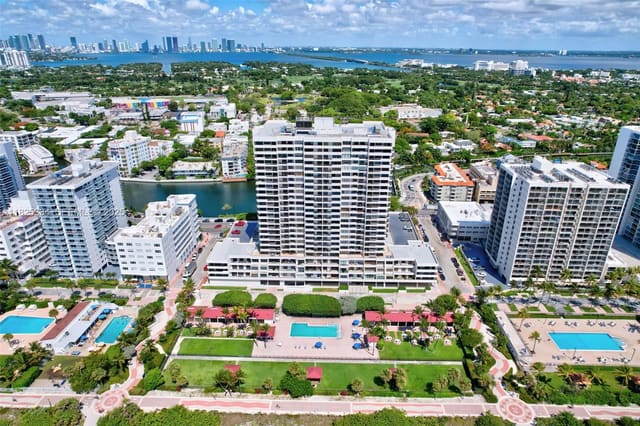 2555 Collins Avenue 606, Miami Beach, FL 33140