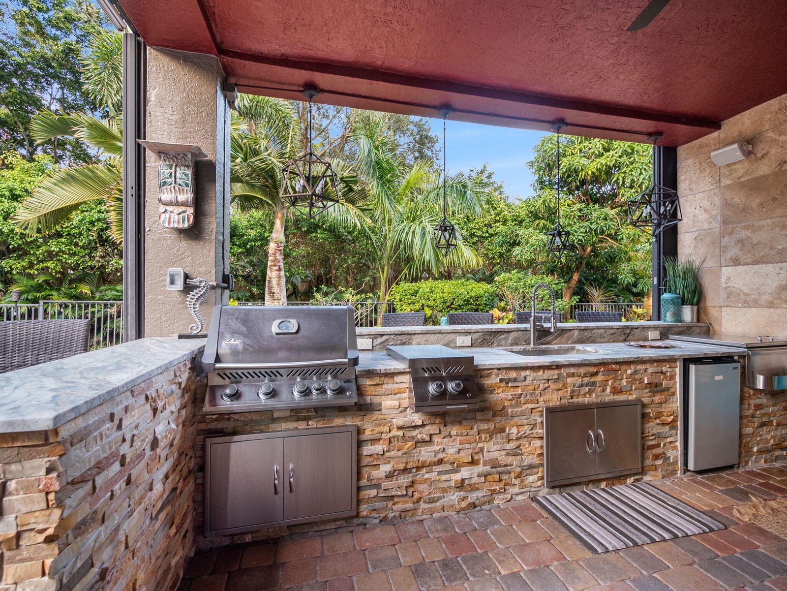 10698 Versailles Boulevard, Wellington, FL 33449 photo 17