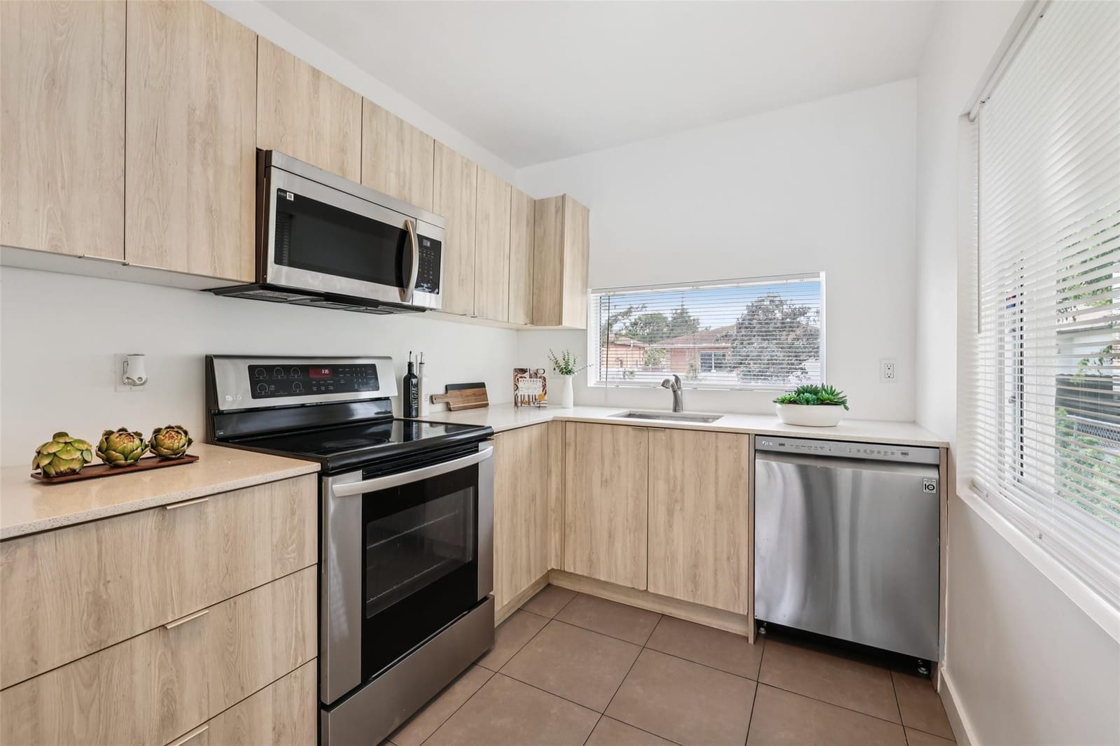 2206 Simms Street — photo 2