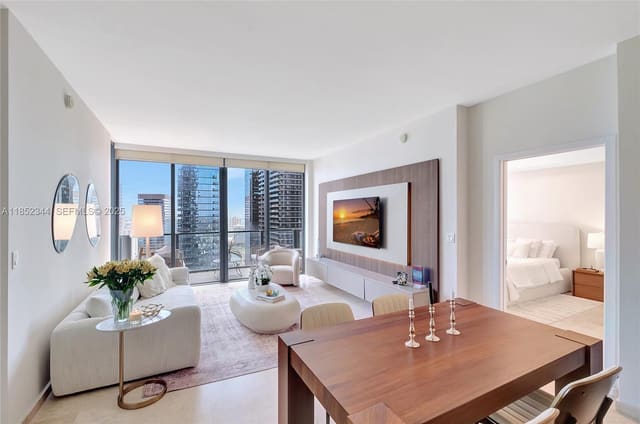 88 SW 7th Street 3003, Miami, FL 33130