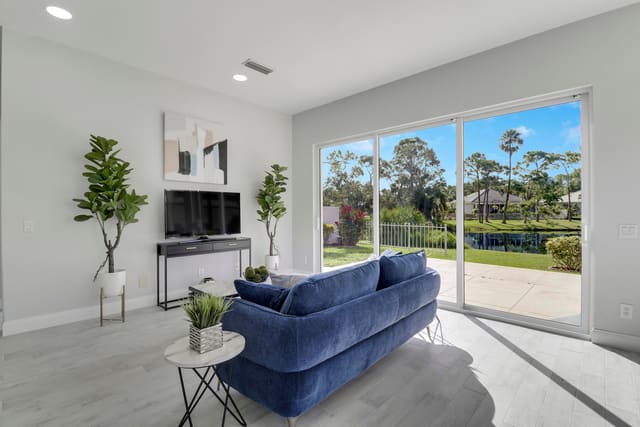 7751 SE Bay Cedar Circle, Hobe Sound, FL 33455