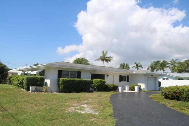 1320 SE 10th Street, sold in Cove 5th Sec, Deerfield Beach, FL
