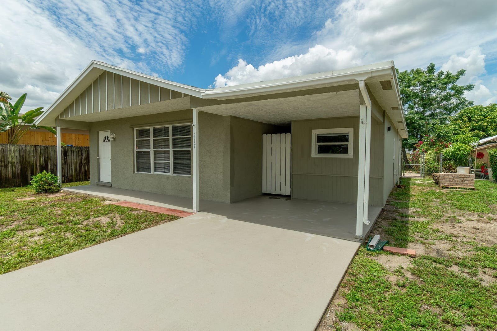 217 Fleming Avenue, Greenacres, FL 33463 photo 2