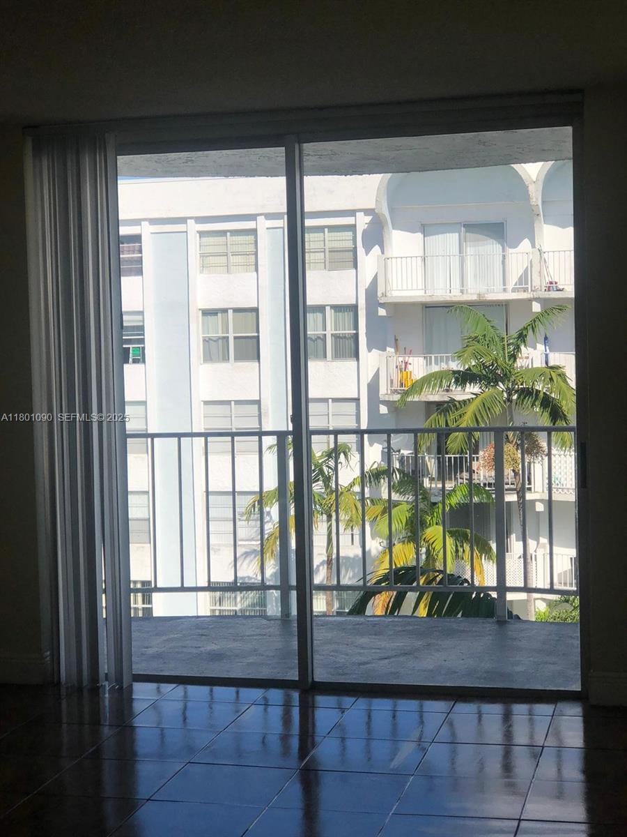 492 NW 165th St Road C514 — photo 3