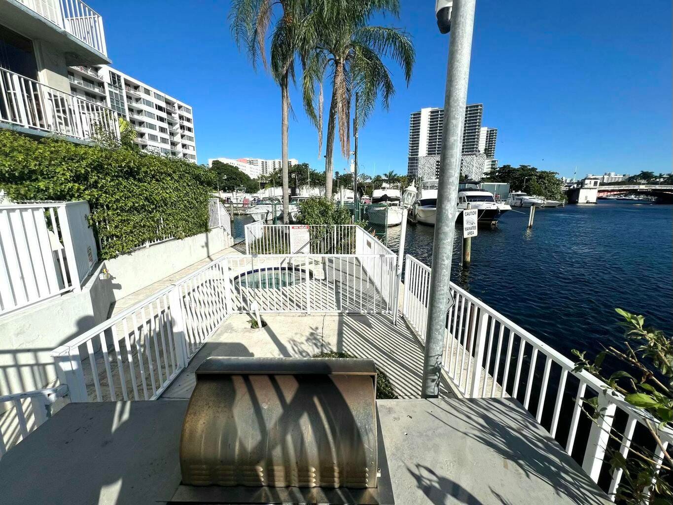 1740 NW N River Drive 421 — photo 11