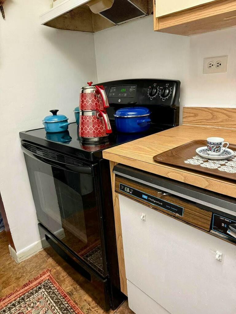 1740 NW N River Drive 421 — photo 5