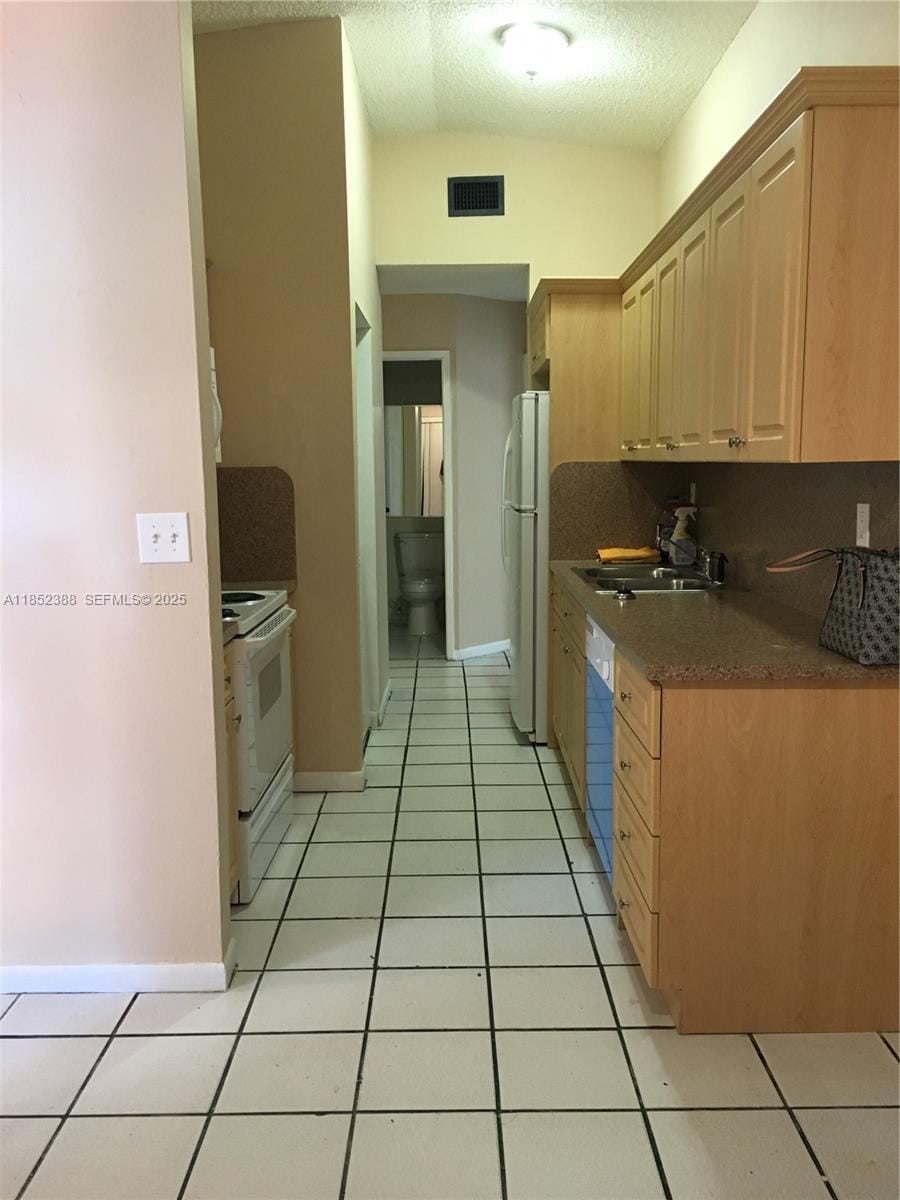7445 SW 153rd Place 107-3 — photo 10
