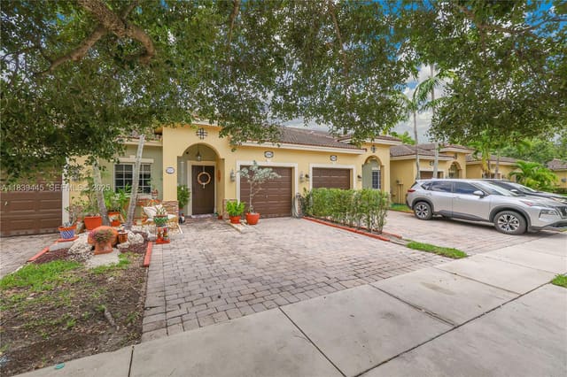 3248 NE 11th Drive, Homestead, FL 33033