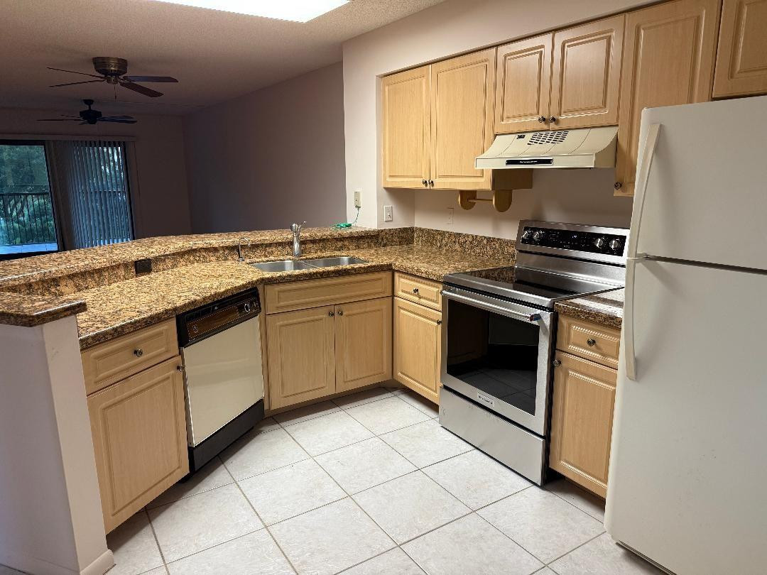 2205 S Cypress Bend Drive 307, Pompano Beach, FL 33069, Pompano Beach