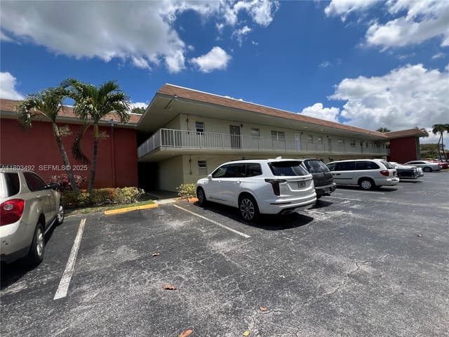 609 S State Road 7 2H, sold in Applegreen Condo Apts 1, Margate, FL