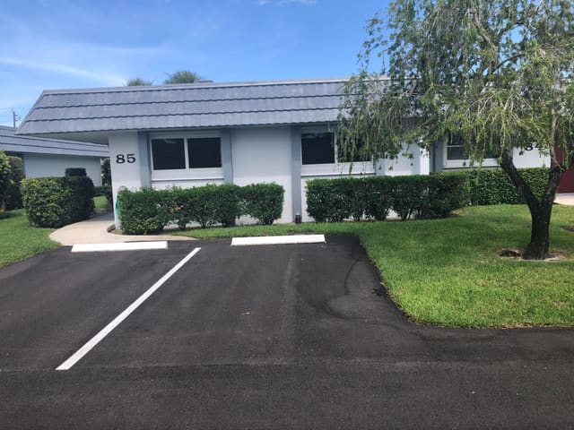 2886 Fernley Drive E 85, sold in Cresthaven Condo Townhomes Sec 2, West Palm Beach, FL