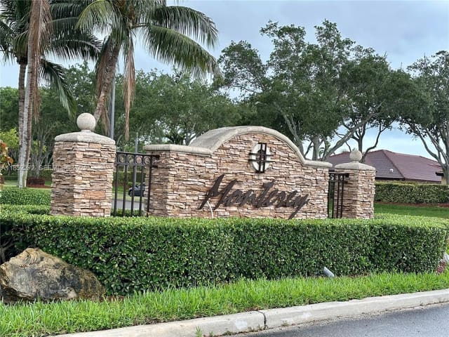 980 NE 33rd Terrace 203, Homestead, FL 33033