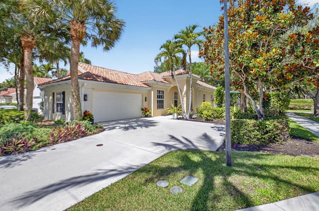 2002 Valencia Drive, Delray Beach, FL 33445