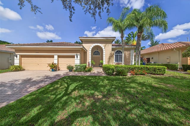 6306 SW 191st Avenue, sold in Laguna Isles, Pembroke Pines, FL
