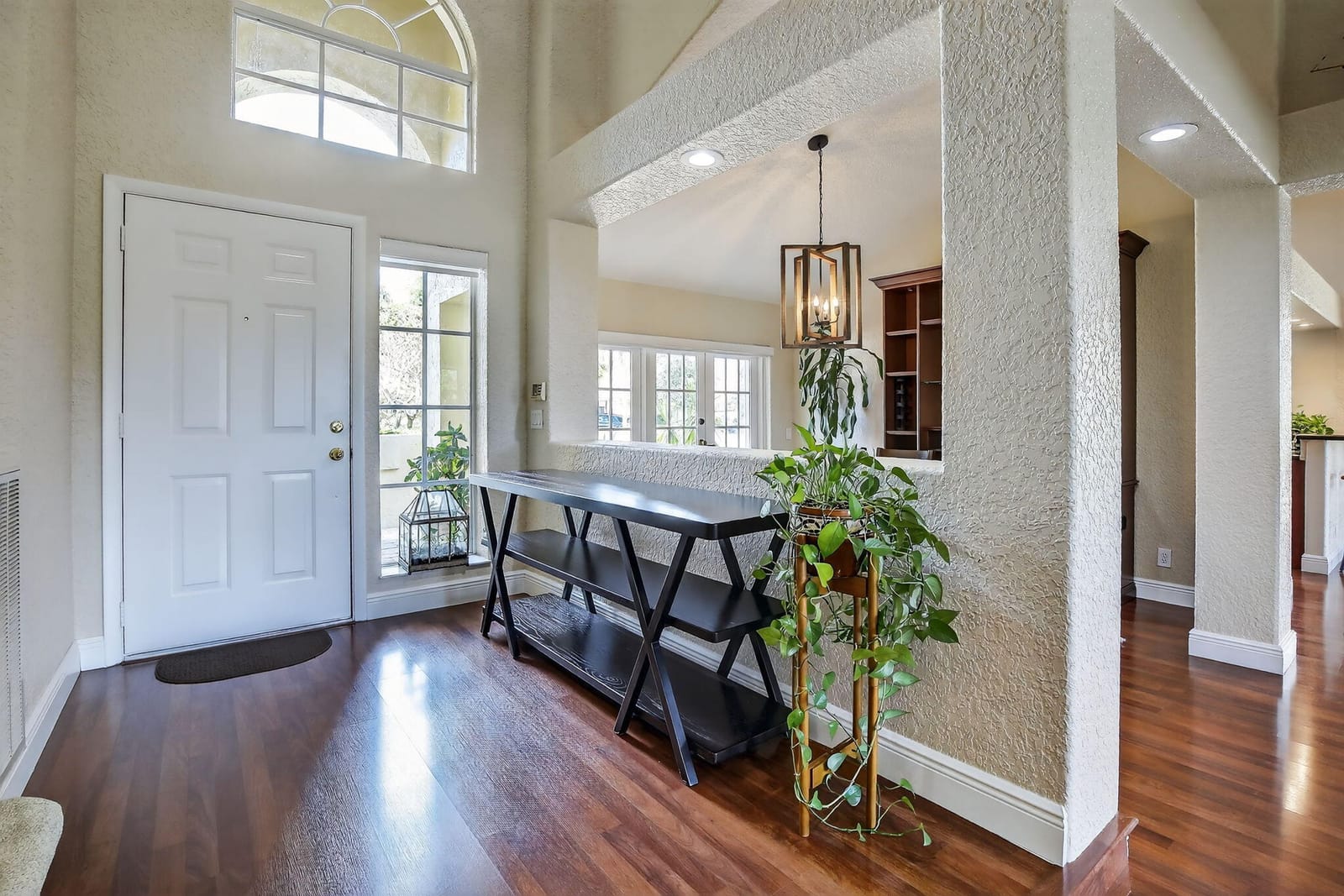1182 Laguna Springs Drive — photo 5