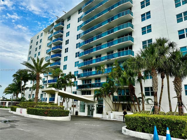 7501 E Treasure Drive 1P, sold in Treasures On The Bay Ii C, North Bay Village, FL