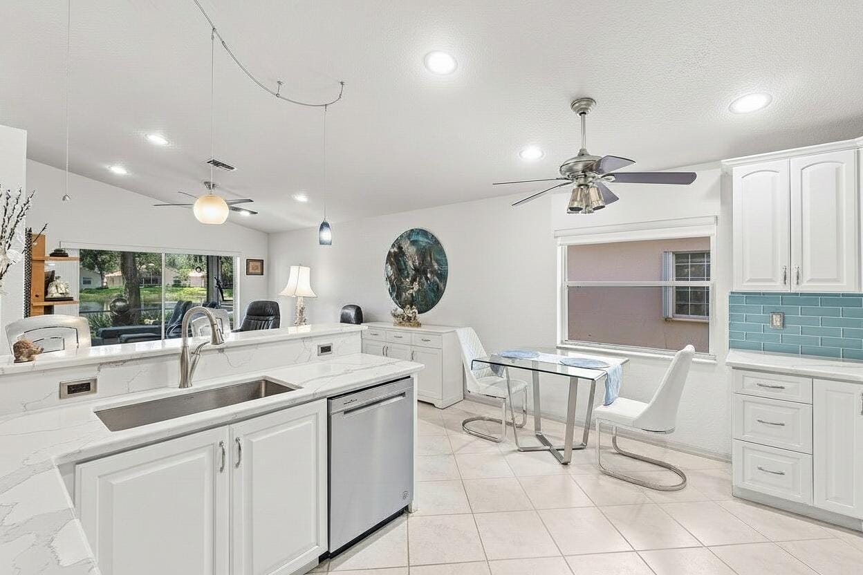 7370 Modena Drive, Boynton Beach, FL 33437 photo 11