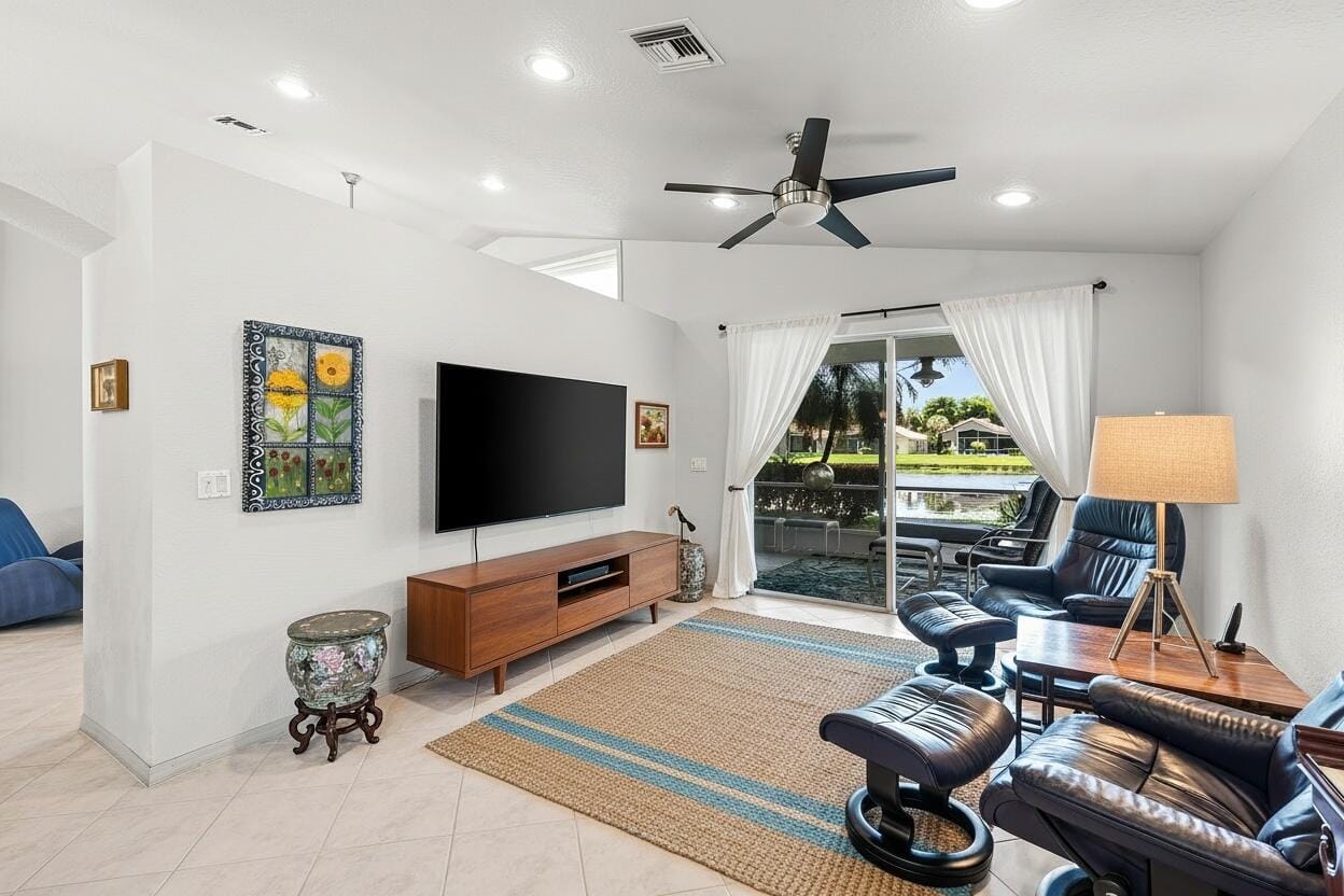 7370 Modena Drive, Boynton Beach, FL 33437 photo 12
