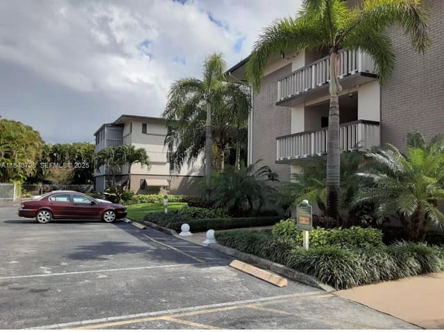 4900 Washington Street 209, Hollywood, FL 33021