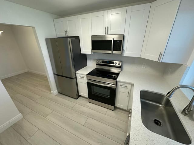 2638 E Gately Drive E 23, West Palm Beach, FL 33415