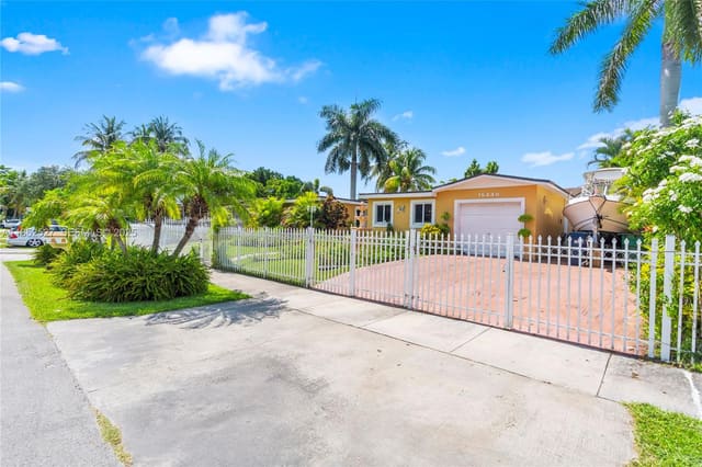 15440 SW 294th Terrace, Homestead, FL 33033