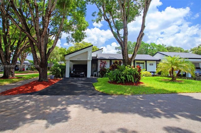 16041 Fairway Terrace 121, sold in Villas AT Bonaventure IN, Weston, FL