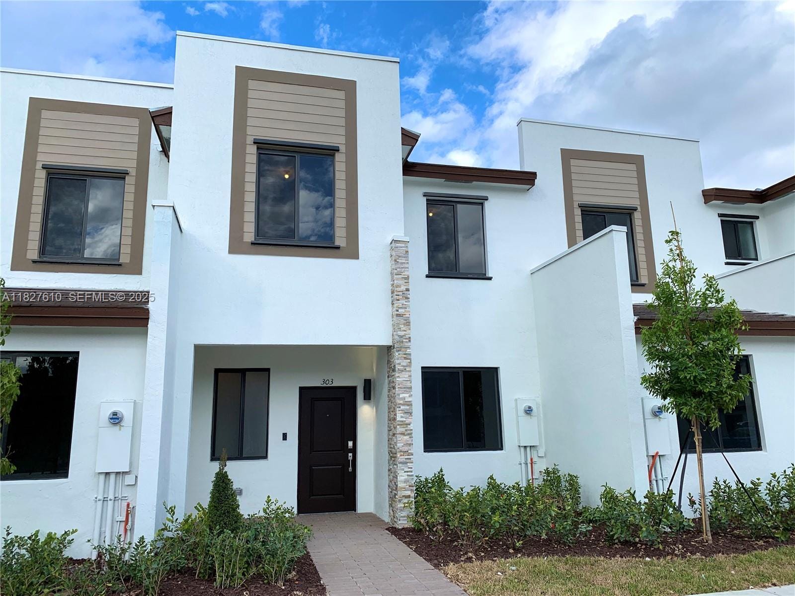 303 NE 208th Terrace, Miami, FL 33179