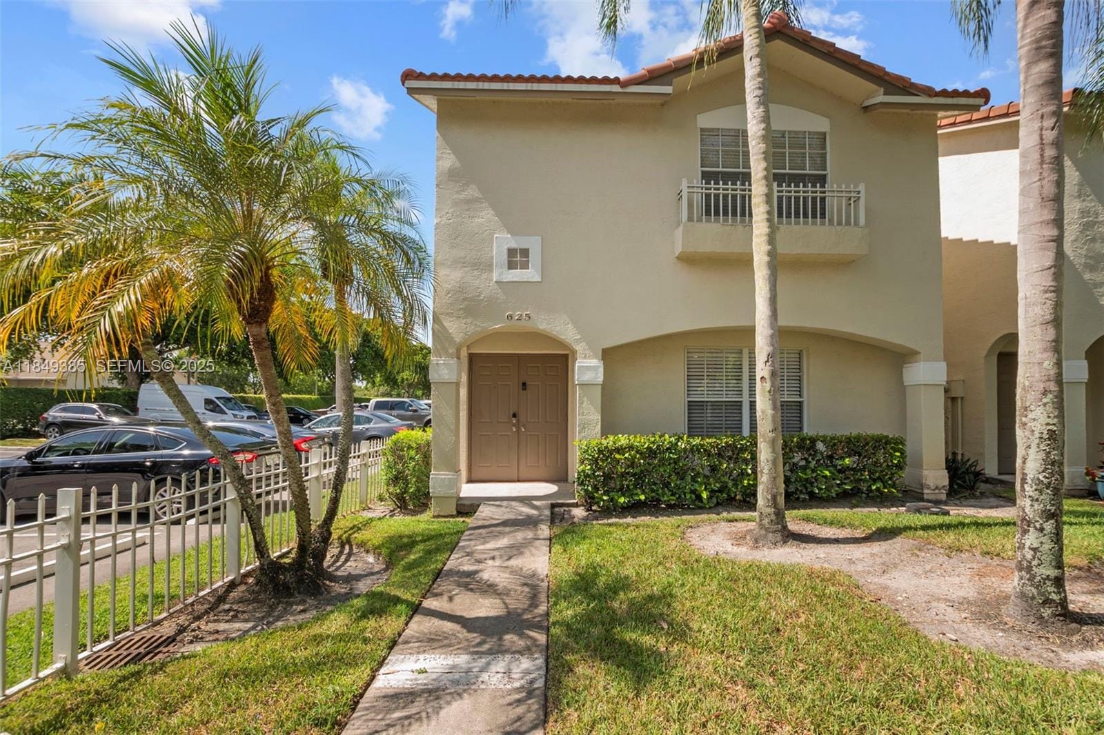 625 NW 109th Avenue, Pembroke Pines, FL 33026