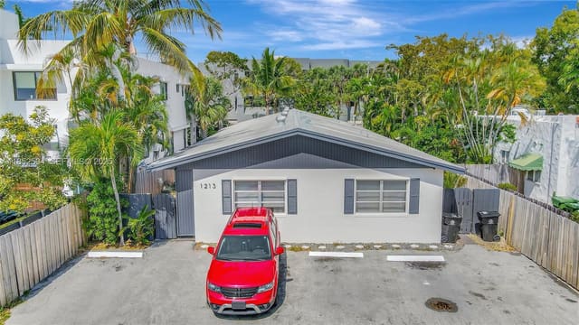 1213 SE 1st Street, Fort Lauderdale, FL 33301