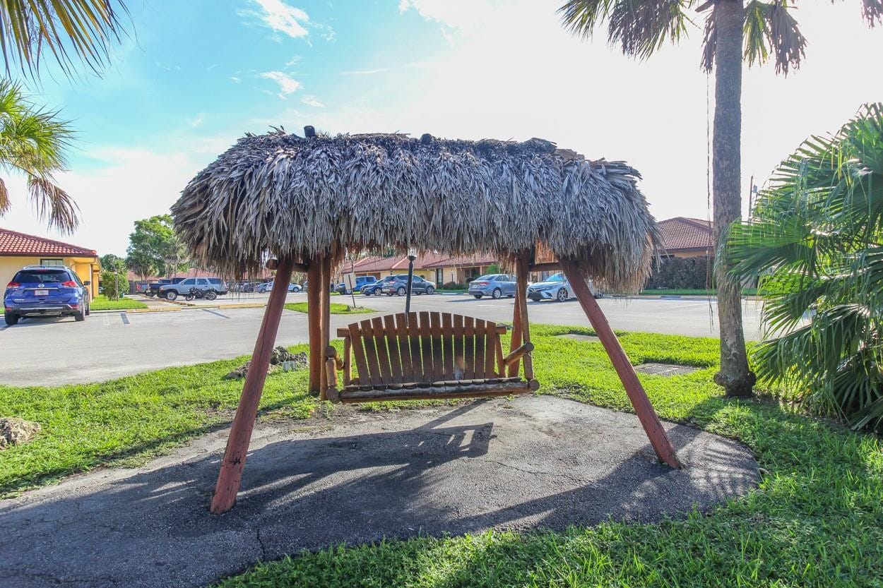 5957 Forest Hill Boulevard 6, West Palm Beach, FL 33415