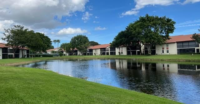 10915 Palm Lake Avenue 102, Boynton Beach, FL 33437