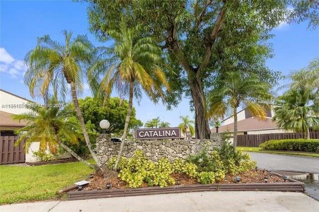 267 NE 201st Terrace, Miami, FL 33179