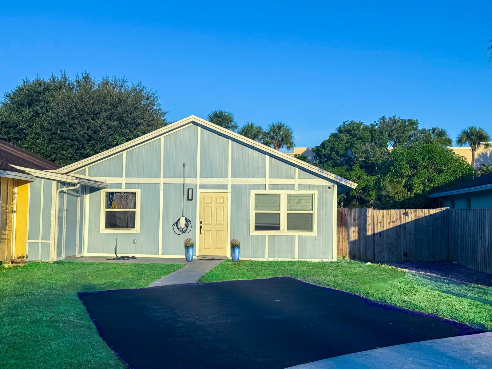 8715 Satalite Terrace, West Palm Beach, FL 33403