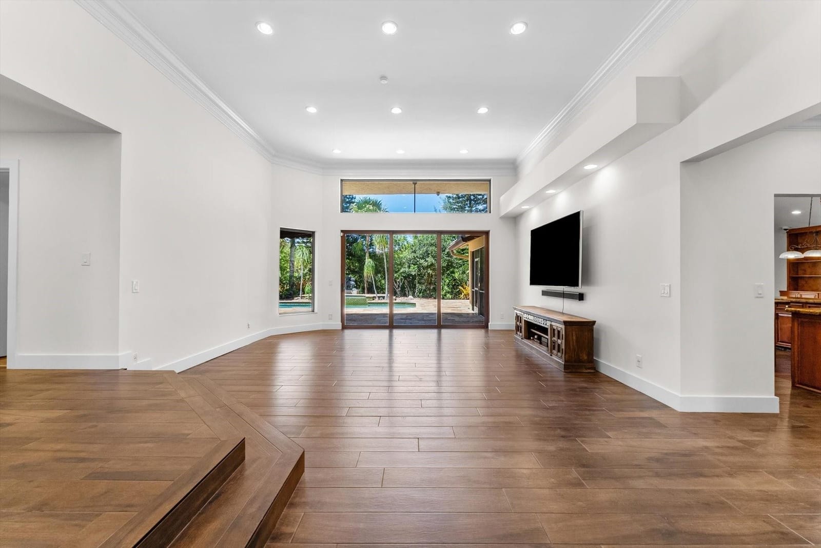 6011 NW 69th Manor — photo 5