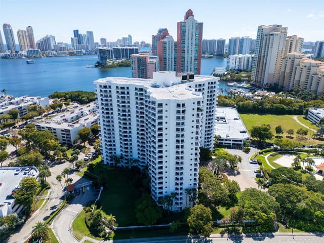 3300 NE 192nd Street 1908, Aventura, FL 33180