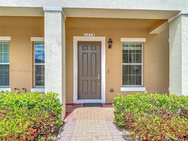 1214 SW 147th Terrace, Pembroke Pines, FL 33027